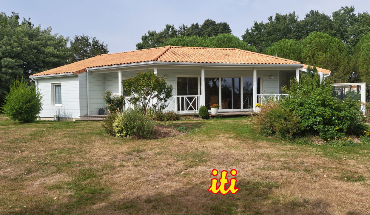 Vente maison/villa Saint-Mathurin (85150) - 5 pièces - 130m2 environ