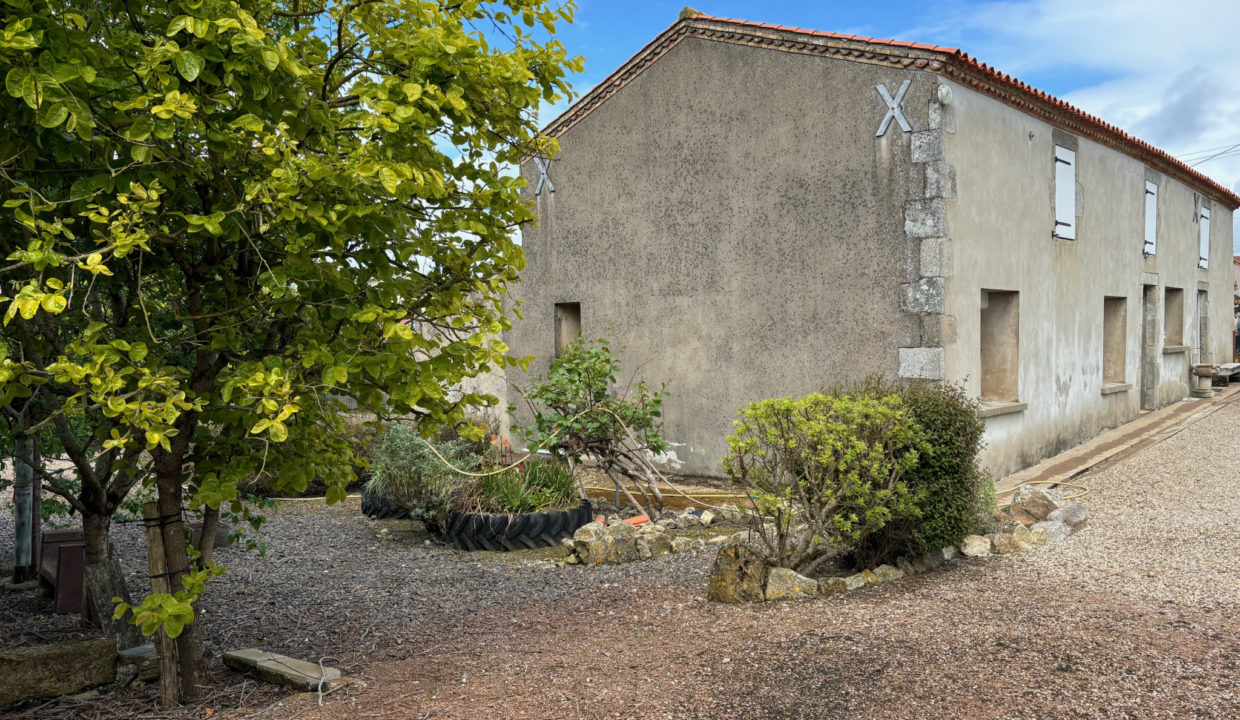 Vente maison/villa Saint-Vincent-sur-Jard (85520) - 2 pièces - 65m2 environ