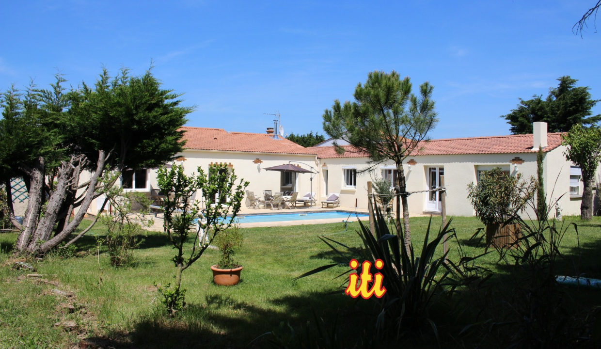 Vente maison/villa Château d'Olonne (85180) - 7 pièces - 195m2 environ