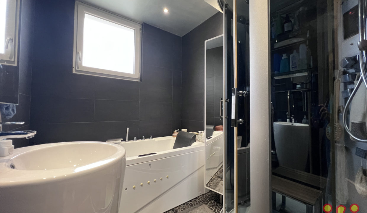 Vente maison/villa Les Sables-d'Olonne (85180) - 5 pièces - 207m2 environ